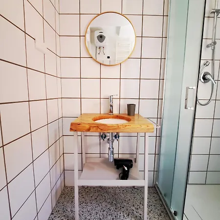 Daclaudia,it A Piedi 5 Min Dalla Stazione, 10 Min Dal Centro 3*